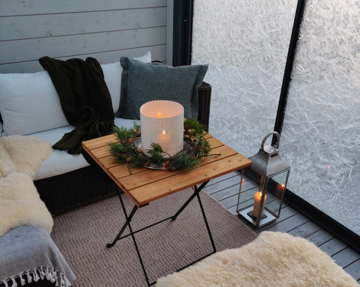 Terassin talvisisustus hyväksi havaitulla reseptillä